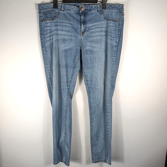 Lane Bryant 20 Skinny Jeans Women Light Wash Stretch Denim Plus Size 40x31 - Picture 1 of 4